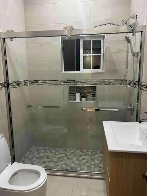 Apartment The Rest Stop- Upstairs/24Hr Security/5 Miles Mbj Montego Bay