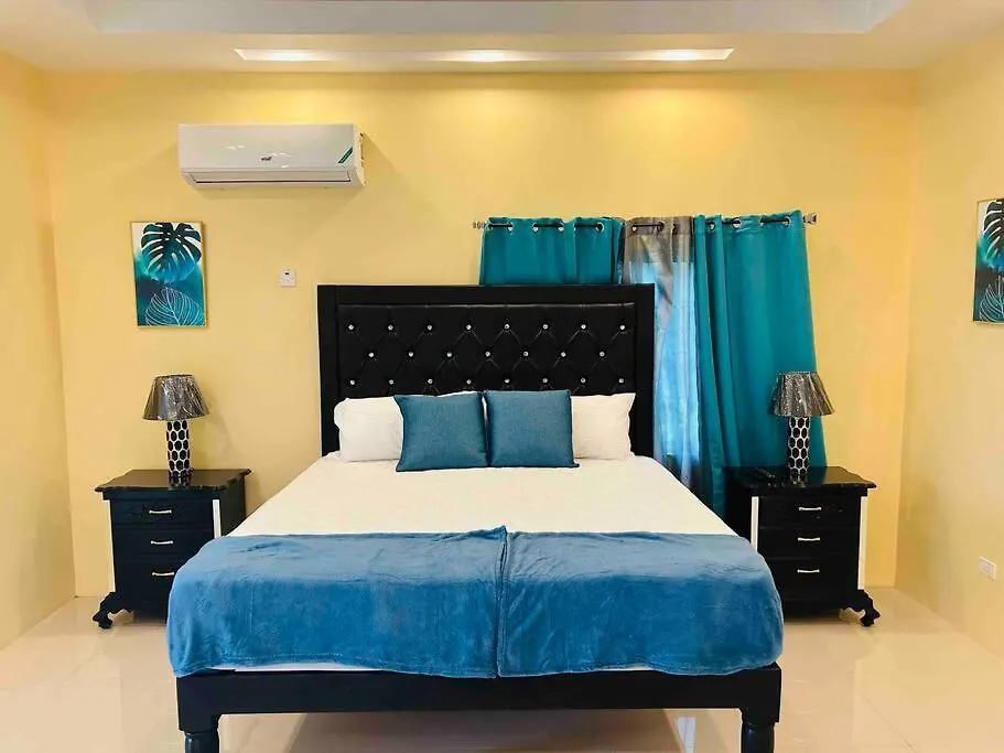 The Rest Stop- Upstairs/24Hr Security/5 Miles Mbj Montego Bay Apartment