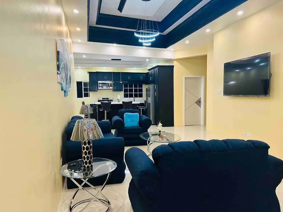 Apartment The Rest Stop- Upstairs/24Hr Security/5 Miles Mbj Montego Bay
